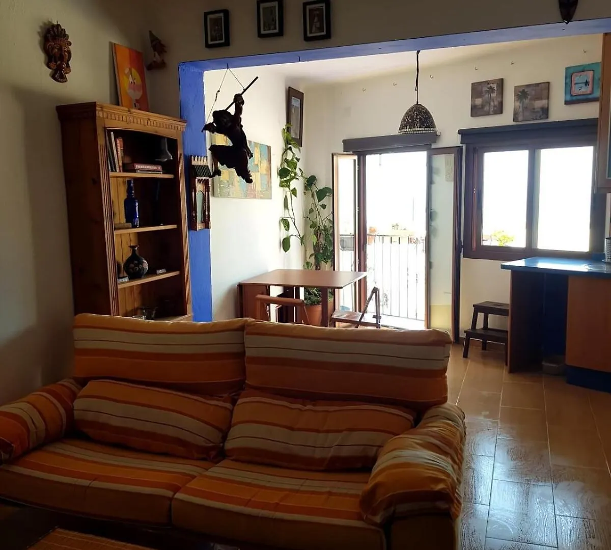 Hermi\'S House contacts